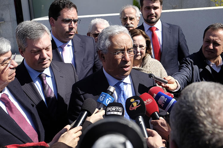 Dar resposta à situação económica e social do país