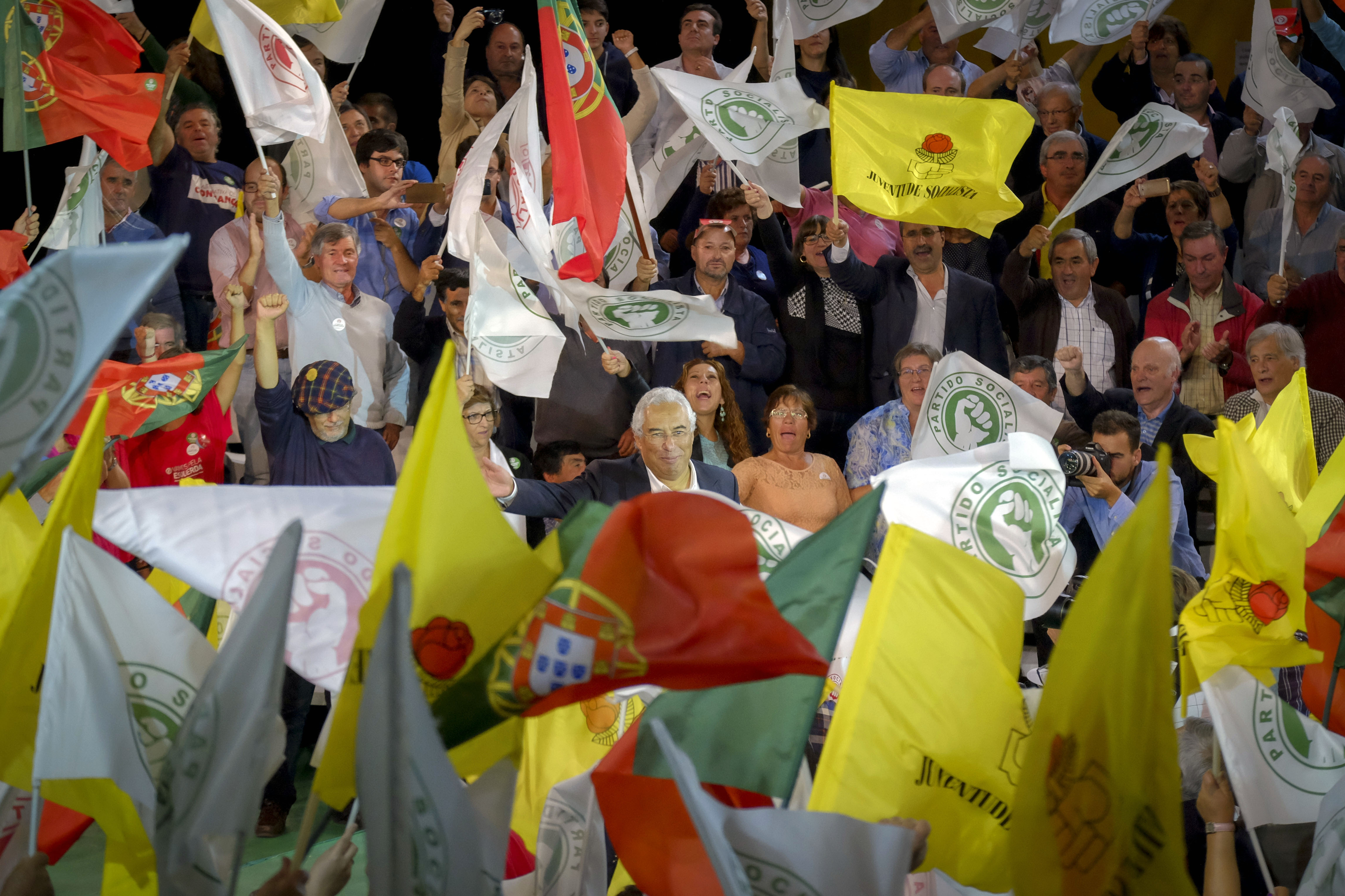 Direitos não se asseguram por subscrição pública