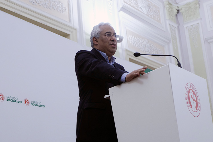 Fabricar uma crise política é uma irresponsabilidade