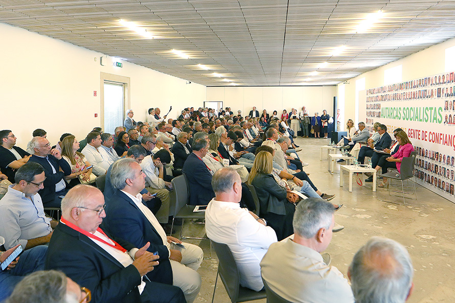 Debater os desafios da governação local para mobilizar e servir os cidadãos