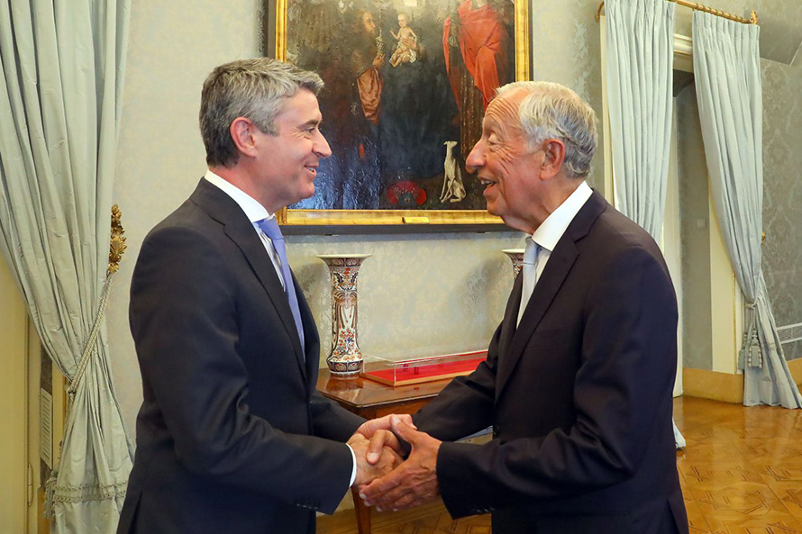 Líder do PS leva a Marcelo votos de rápida recuperação e sublinha relação de amizade e respeito institucional