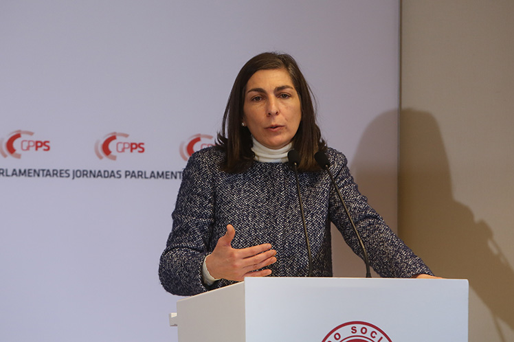 Compromisso com o país pela coesão e crescimento