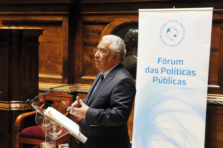 Estado tem o dever e obrigação de criar uma rede pública de ensino para todos