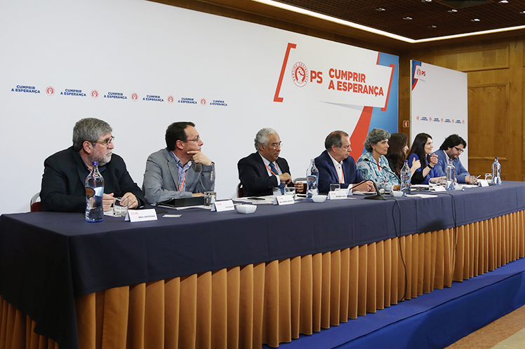 PS renovado e unido elege como prioridade vitória nas autárquicas e regionais dos Açores