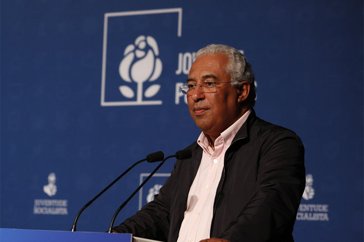 Aumento de alunos no ensino superior é derrota para o modelo da direita