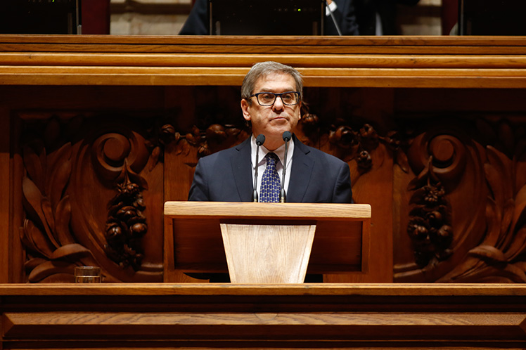 O país exige consensos para reconstruir e concretizar reformas