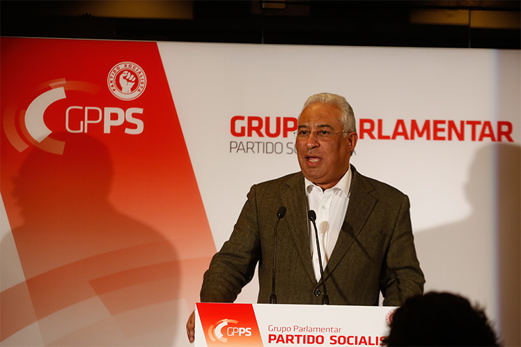 “Quando se está bem acompanhado e no bom caminho não se muda de rumo”