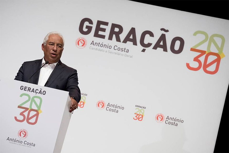 António Costa pede aos militantes que debatam o futuro e não o presente ou o passado