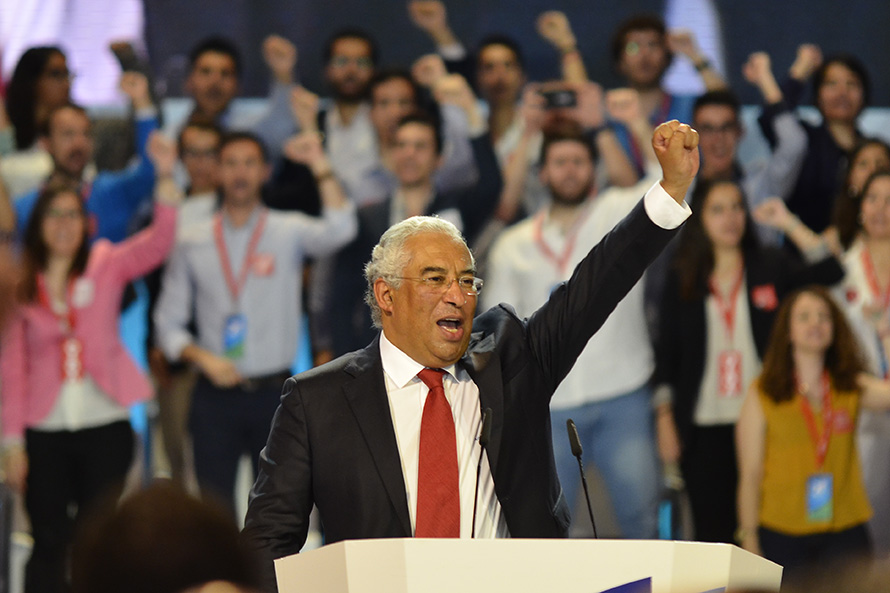 PS deve “manter a relação política” com parceiros parlamentares à sua esquerda