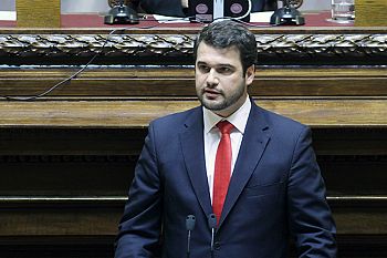 Governo agiu com “estranha” falta de transparência