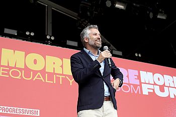 Europa social sem espaço para a extrema-direita exige políticas comuns para indústria e habitação