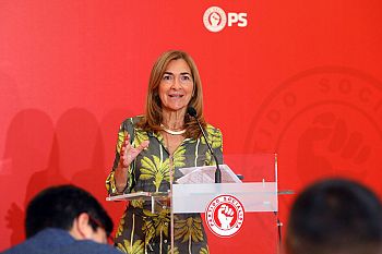 PS considera “inaceitável” o silêncio do primeiro-ministro sobre casos graves na saúde