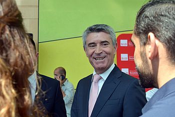 José Luís Carneiro reforça voz do socialismo democrático no Congresso do PSE