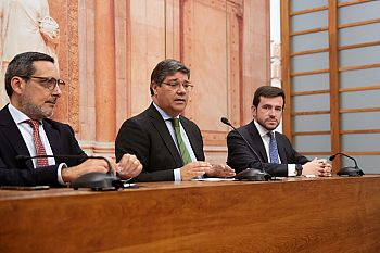 PS apresenta cerca de 100 propostas de alteração a um Orçamento que é de “fim de festa”