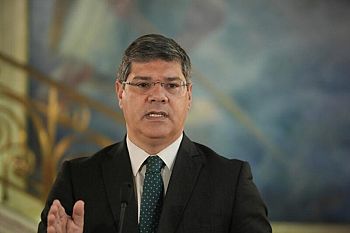 PS quer apurar se ministro Pinto Luz tem condições para tutelar privatização da TAP