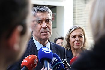 Montenegro devia reconhecer sentido de Estado do PS