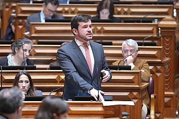 PS acusa Governo de ter piorado crise da habitação e critica as suas “rendas ‘pseudo’ moderadas”