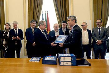 José Luís Carneiro formaliza recandidatura e afirma PS como força política preparada para ser alternativa no governo do país