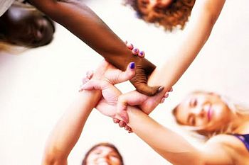 PS assinala Dia Internacional da Mulher com três projetos que reforçam os seus direitos no desporto, nas Forças Armadas e combate a violência