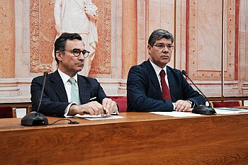 Requerimento do PSD e do Chega viola a Constituição de forma grosseira