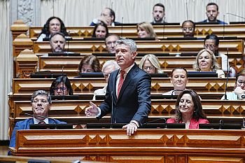 José Luís Carneiro pede ao Governo para parar de “transformar Portugal” para pior