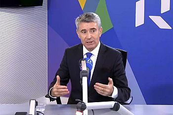 José Luís Carneiro exige responsabilidades políticas e transparência ao Governo
