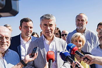 José Luís Carneiro ouve país real e garante que PS está a “construir soluções para o futuro”