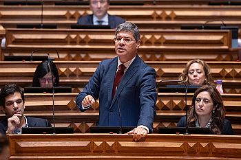 PS acusa Chega de viver da degradação das instituições
