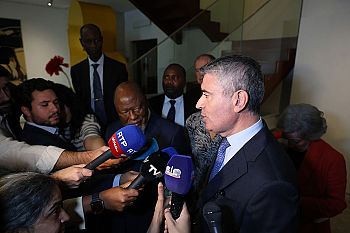 José Luís Carneiro acusa Governo de ser fonte de instabilidade permanente
