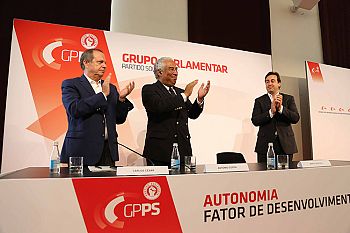 Governo está a cumprir objetivos em contraste com uma direita esgotada