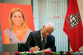 António Costa assinou livro de condolências pelo falecimento de Carme Chacón