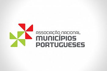 Autarcas confrontam PM com preocupações sobre fundos comunitários