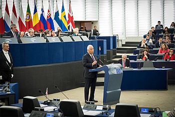 Europa precisa de orçamento ambicioso e mecanismo de convergência