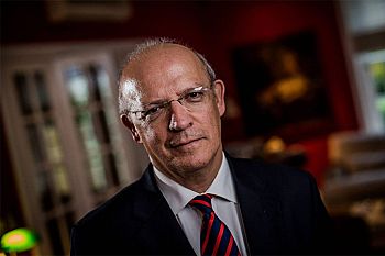 PS singulariza-se por nunca dissociar liberdade e igualdade