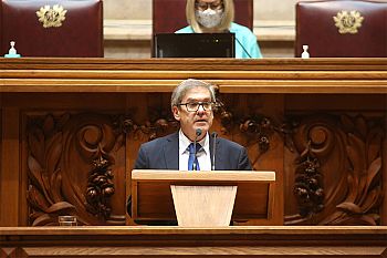 Projetos do PSD para alterar legislação do Parlamento são “formas disruptivas de populismo”
