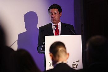 Abolir o imposto adicional sobre combustíveis teria de ser compensado de alguma forma