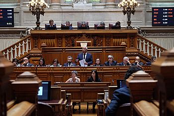 Governo congratula-se com libertação dos portugueses mas mantém preocupação