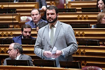 “Se a direita fosse Governo já não haveria serviço público de transportes”