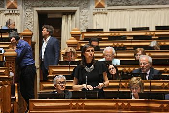 Socialistas criticam “atitude populista” do PSD face à saúde