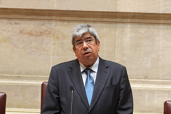 Eduardo Ferro Rodrigues eleito presidente da AR