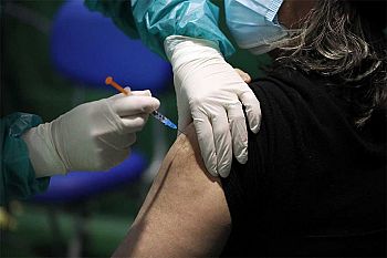 Governo anuncia alargamento da vacinação a nível nacional para as faixas etárias de 40 e 30 anos