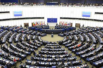 Eurodeputados pedem investigação à nomeação de Durão Barroso