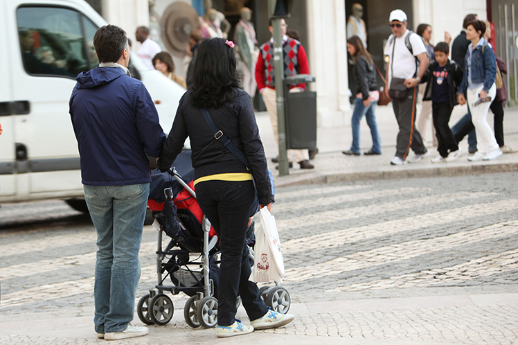 Famílias portuguesas com mais dificuldades e menos rendimentos