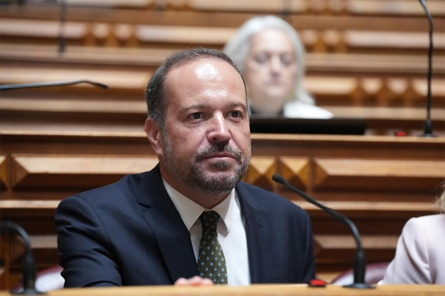 Francisco César exige respostas concretas à República sobre promessas eleitorais