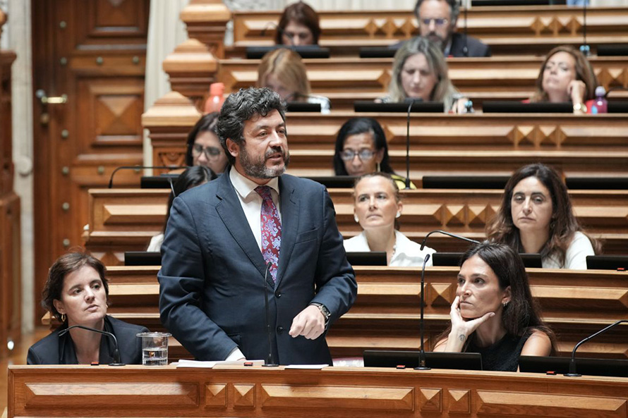 Nacionalidade: Não faz política séria quem utiliza tragédias para mascarar a realidade