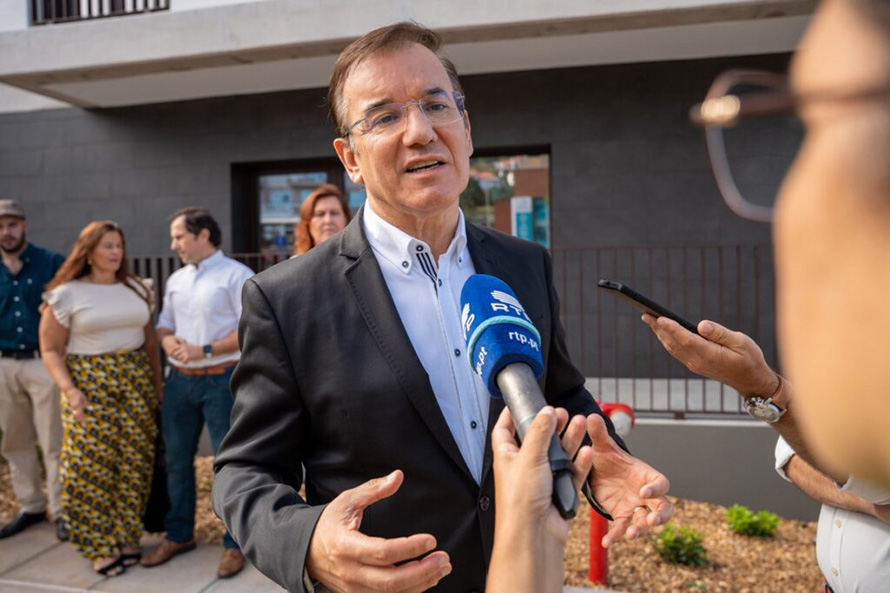 PS acusa Câmara do Funchal de deixar a habitação “na gaveta” e promete avançar com projetos já aprovados