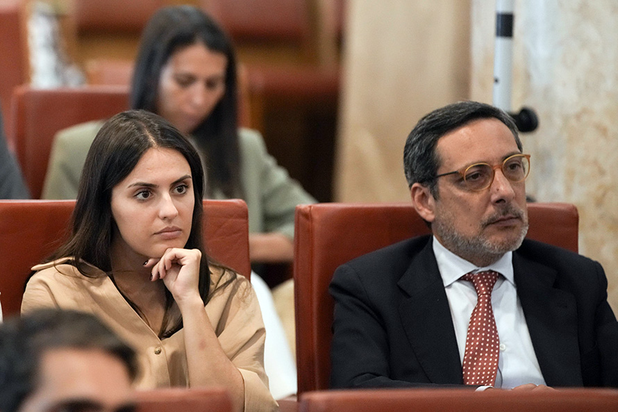 PS exige esclarecimentos ao Governo sobre atraso no pagamento do prémio salarial devido aos jovens