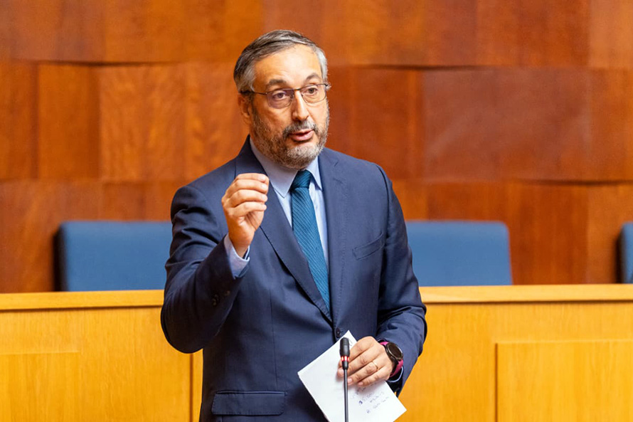 PS preocupado com ausência de soluções efetivas para fazer face aos constrangimentos no Aeroporto da Região