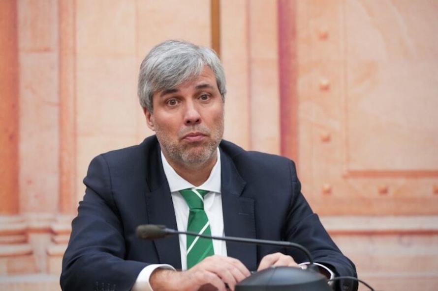 PS chama secretário de Estado da Energia à AR por nomeação de enfermeiro para a EMER “continuar mal explicada”