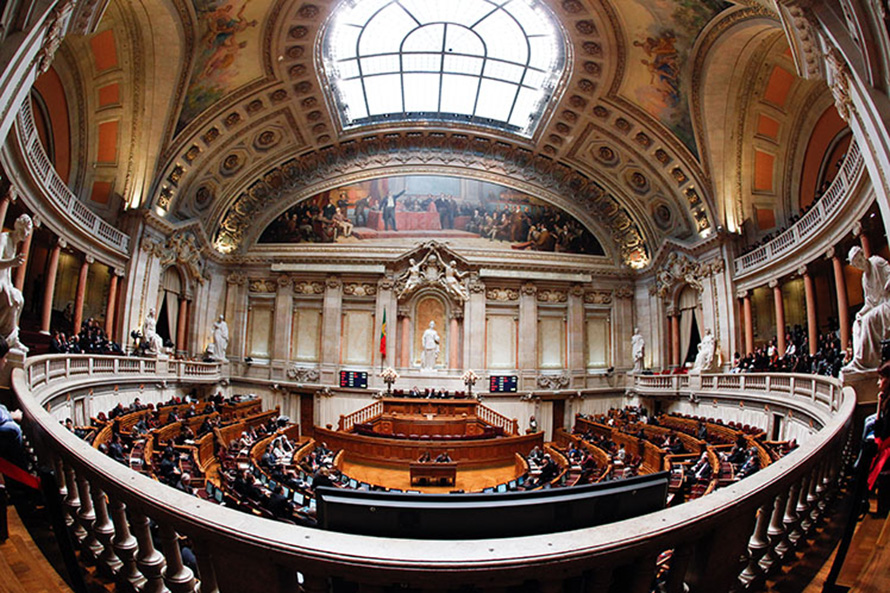 PS quer ouvir Miranda Sarmento e Conselho das Finanças Públicas sobre trajetória da despesa